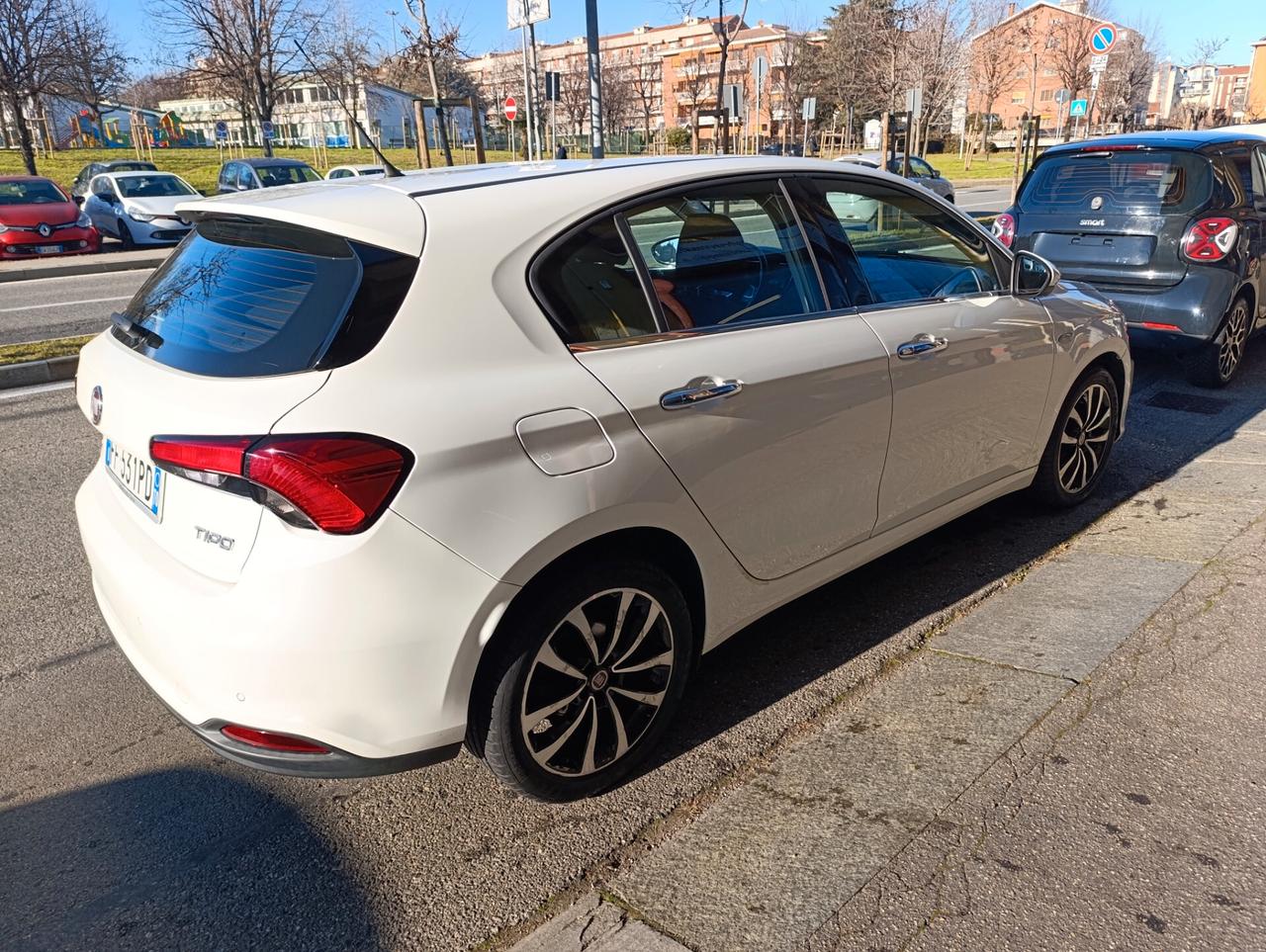 Fiat Tipo 1.4 5 porte Lounge Uniproprietario OK Neopatentati