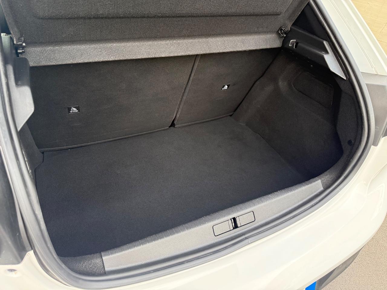 Peugeot 208 1.2benzina - 2020