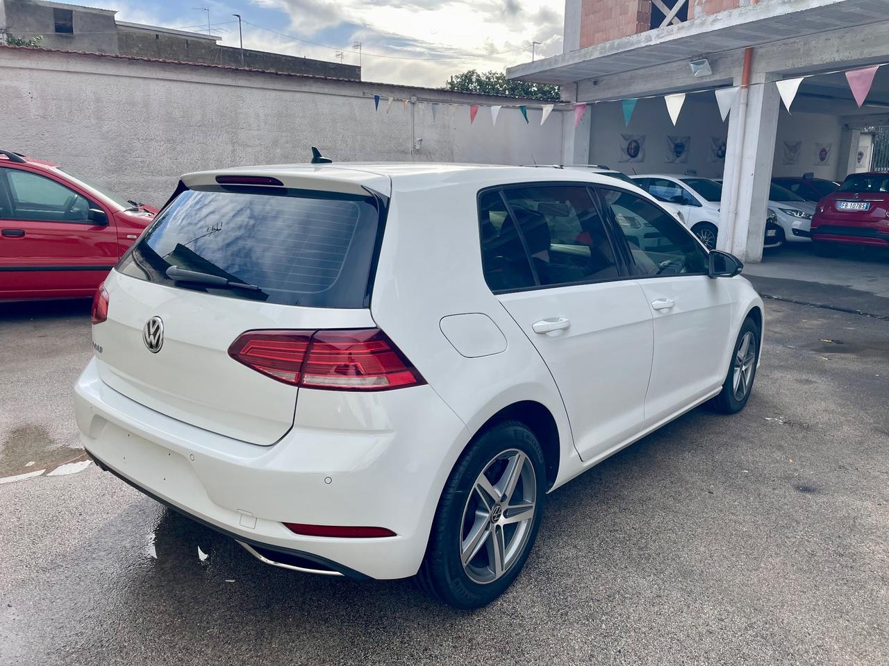 VOLKSWAGEN GOLF 7.5 1.6 TDI 90 CV SPORT DAL NORD ITALIA ADATTA PER NEOPATENTATI