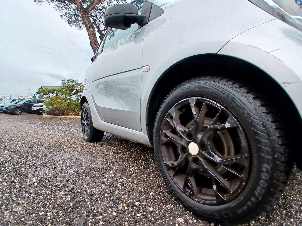 Smart ForTwo 70 1.0 twinamic Youngster pelle navi