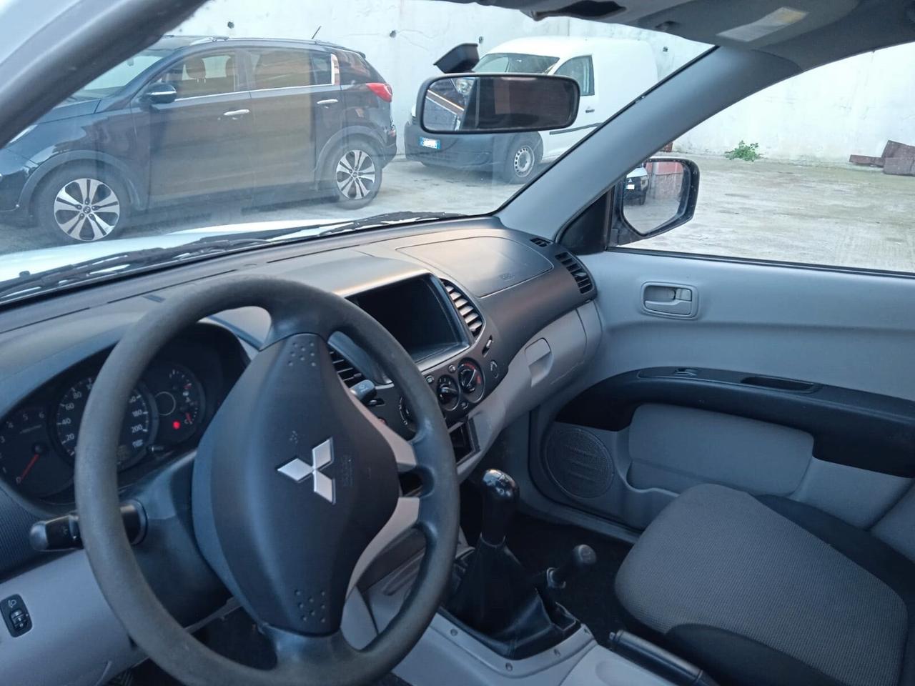 Mitsubishi L200 2.5 DI-D 4x4 2 porte 220000km