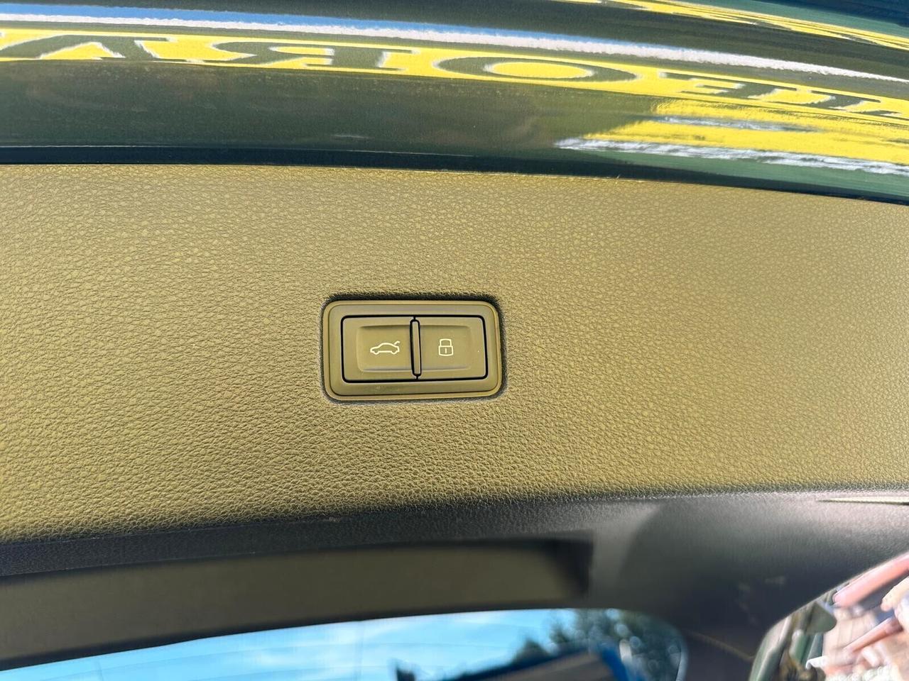 Audi Q8 RS TFSI V8 quattro tiptronic