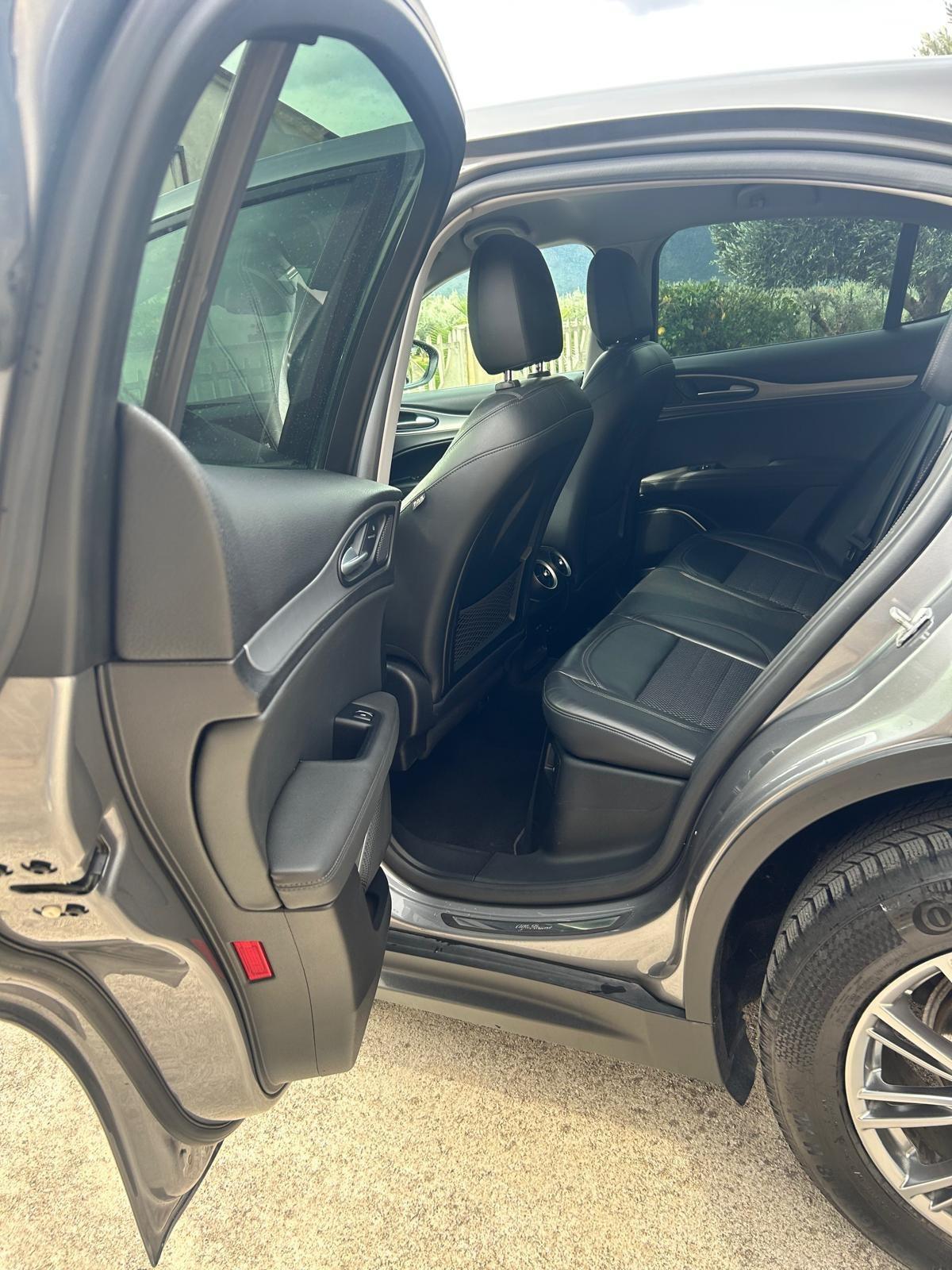 Alfa Romeo Stelvio 2.2 Turbodiesel 210 CV AT8 Q4 Super