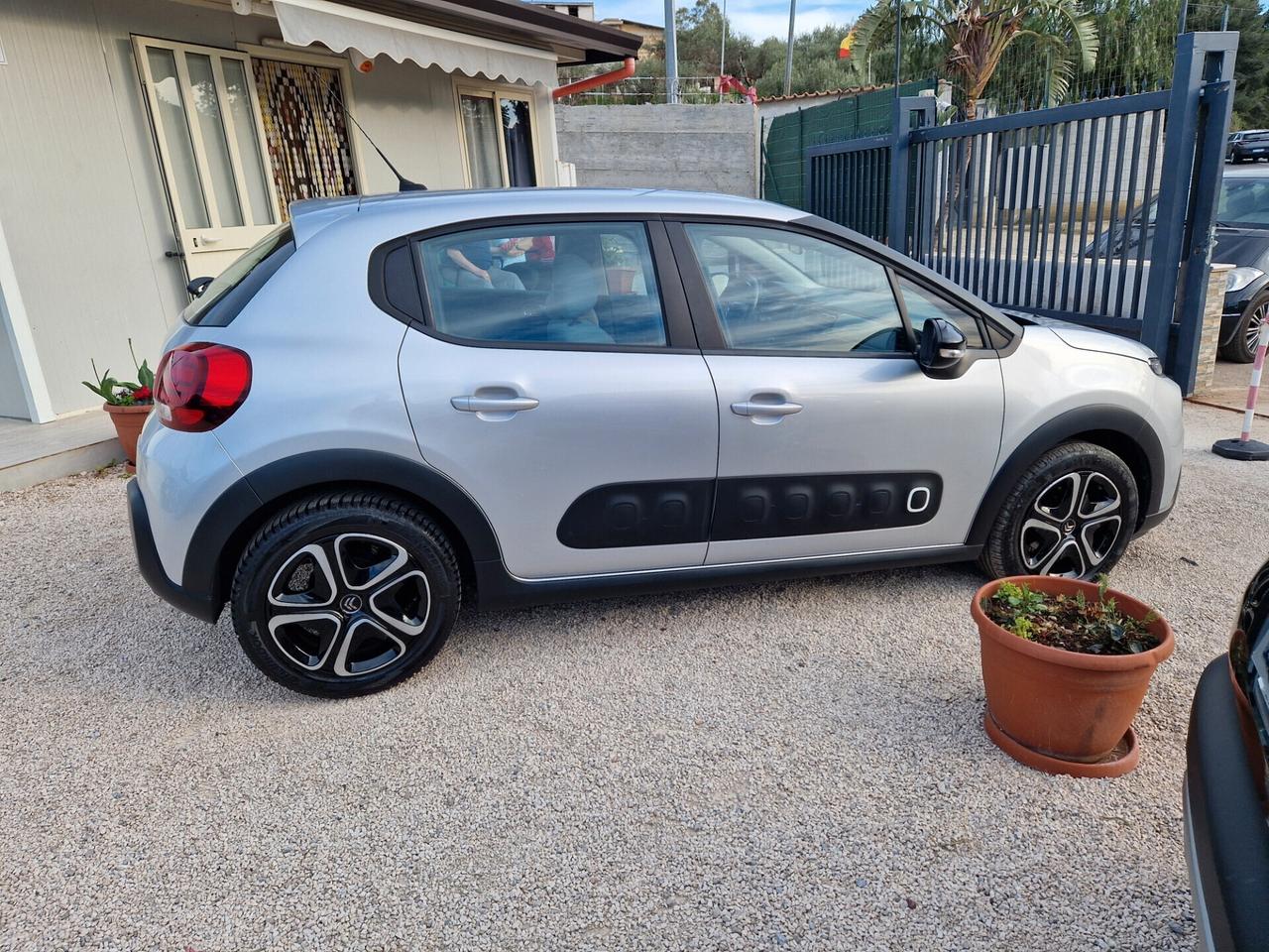 Citroen C3 PureTech 1.2 Live Edition