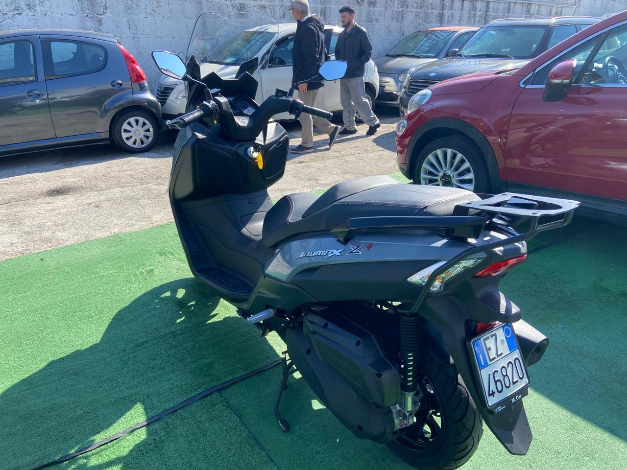 Sym Joymax 300 z+300