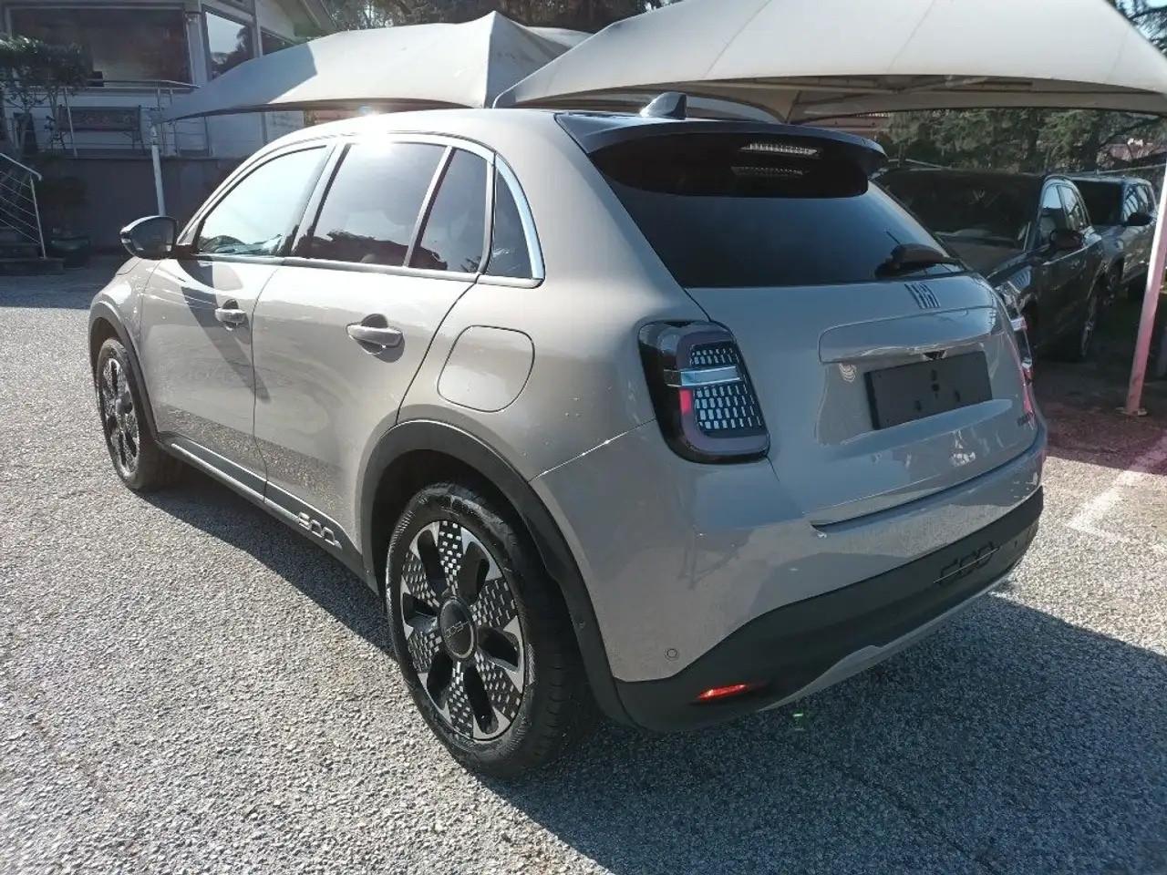 Fiat 600 Hybrid 110 CV DCT MHEV La Prima