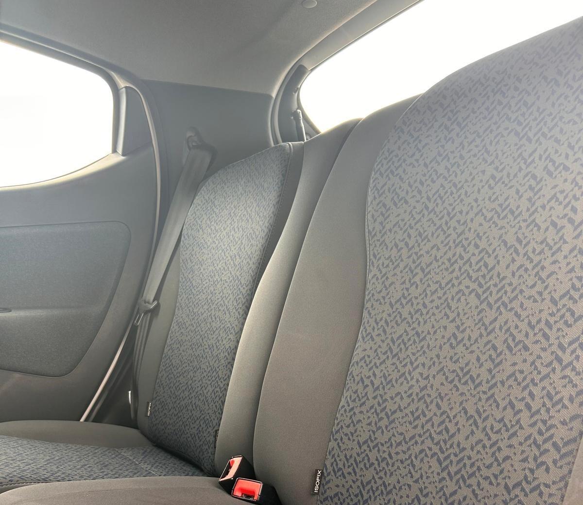 Lancia Ypsilon 1.0 FireFly 5 porte S&S Hybrid Ecochic Silver