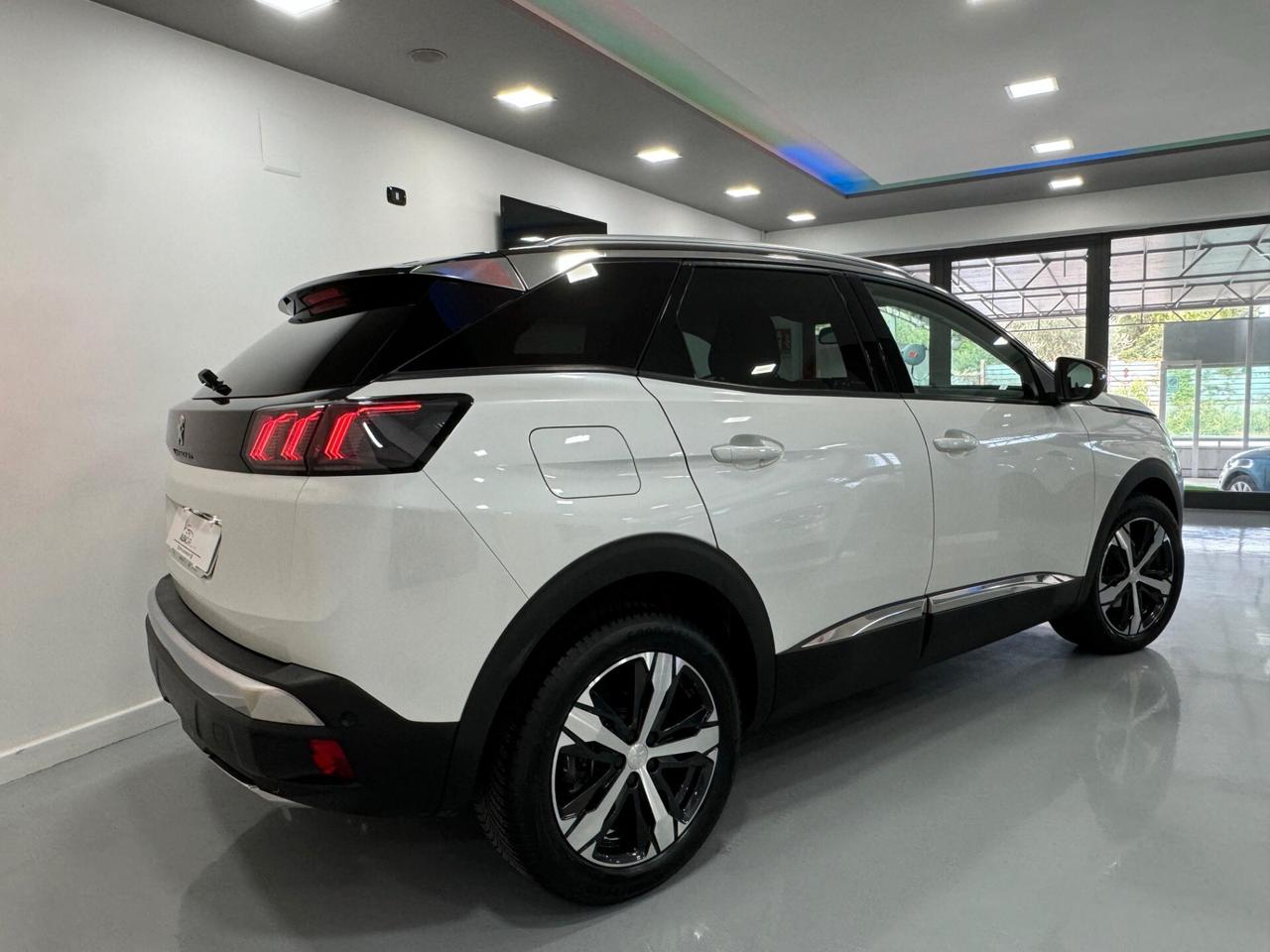 Peugeot 3008 BlueHDi 130 S&S EAT8 Allure
