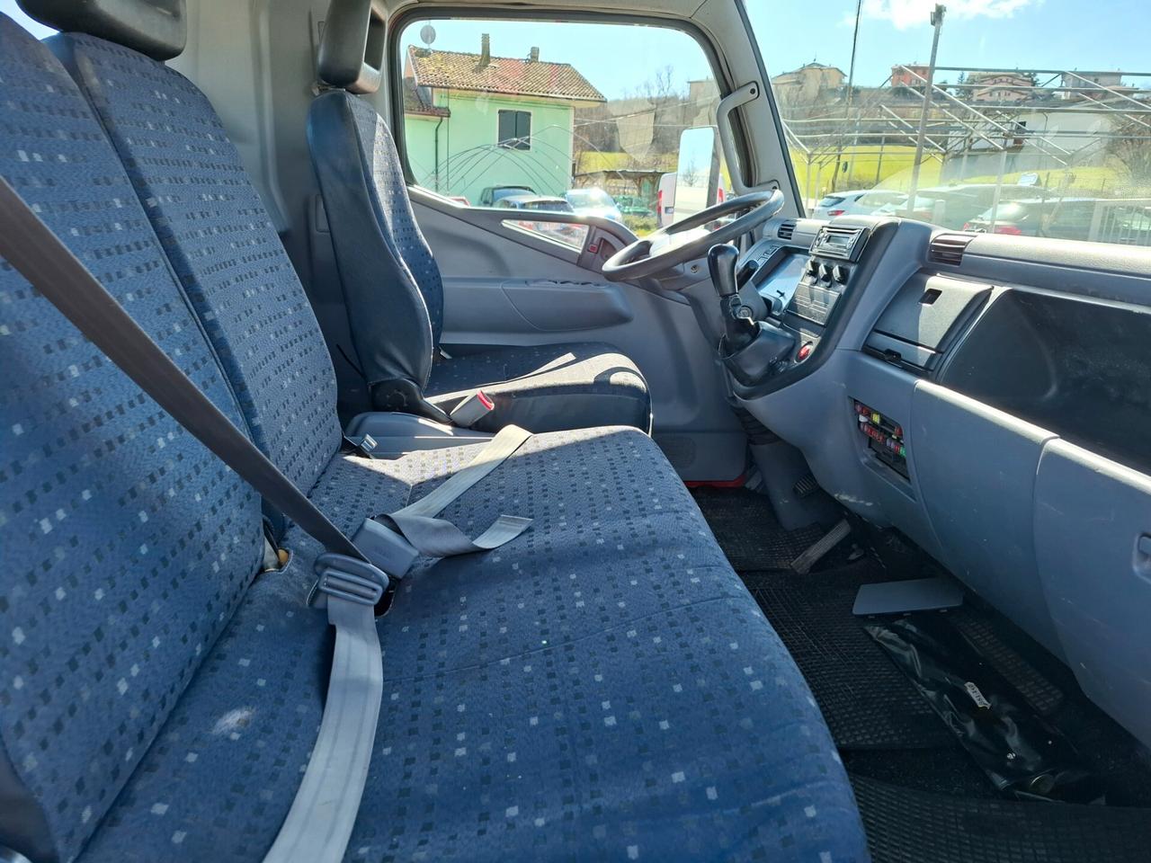 Mitsubishi Canter con cassone di 5 mt