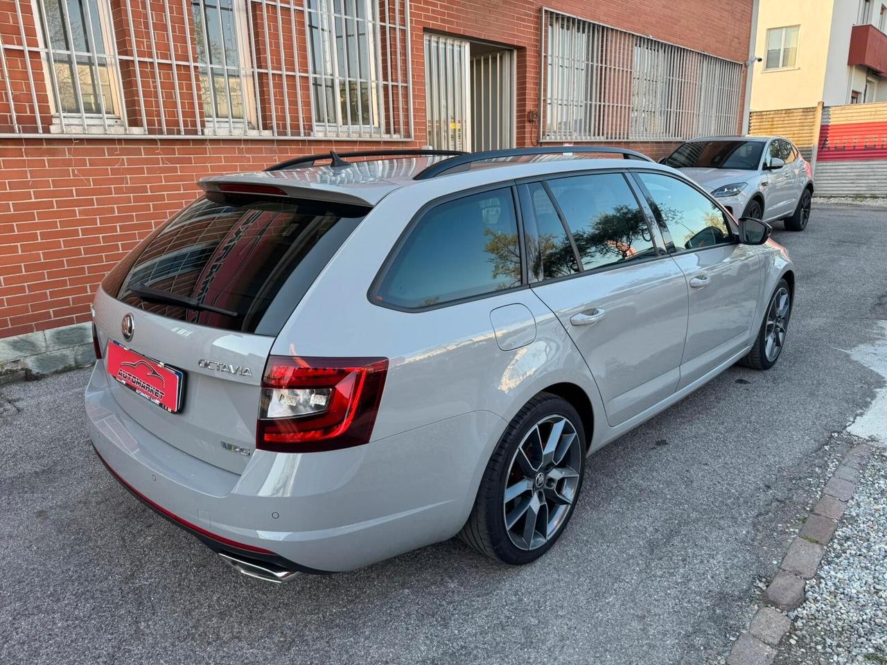 Skoda Octavia 2.0 TDI 184cv DSG Wagon RS