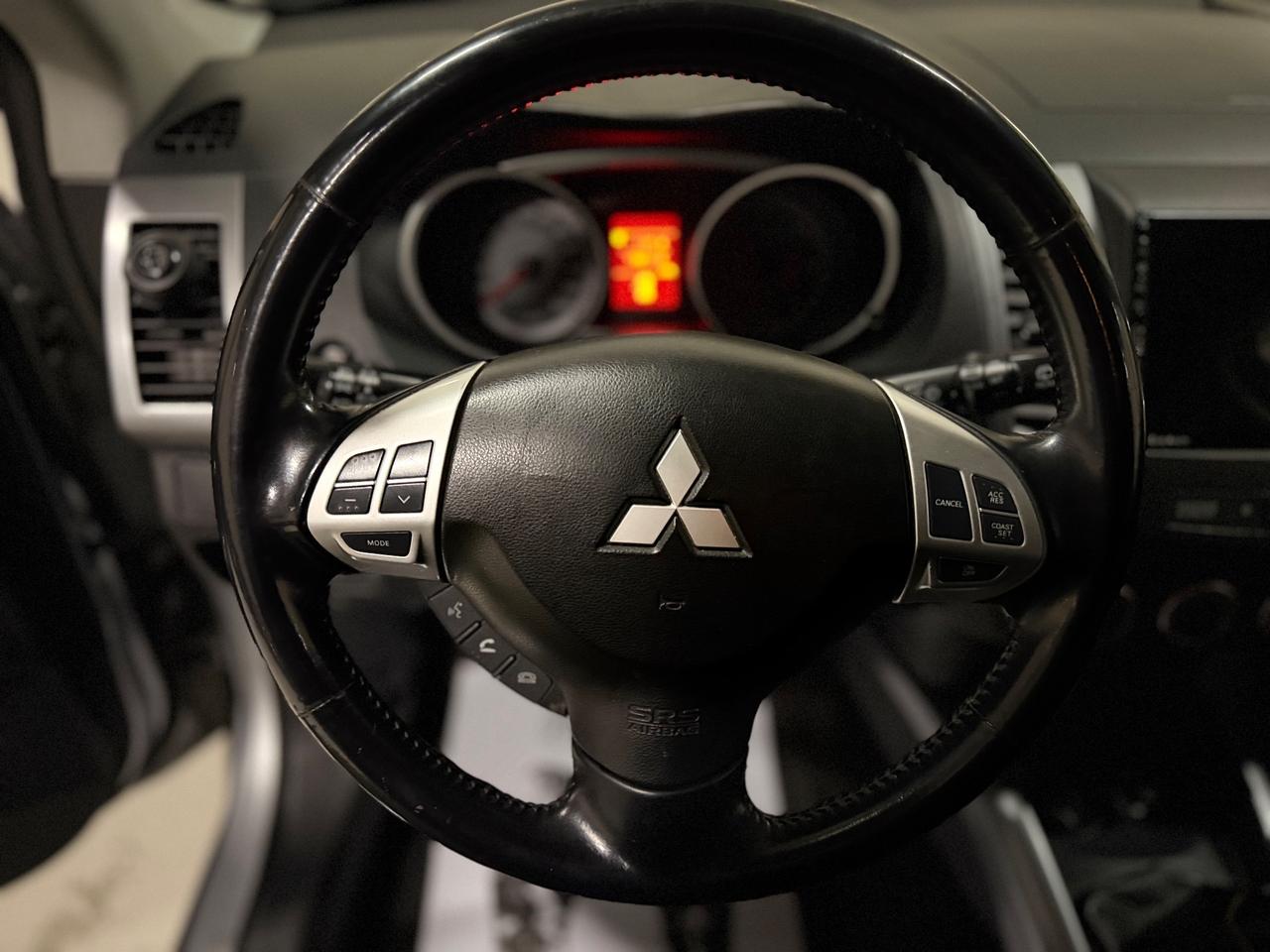 Mitsubishi Outlander 2.0 DI-D Instyle 7 POSTI 4x4