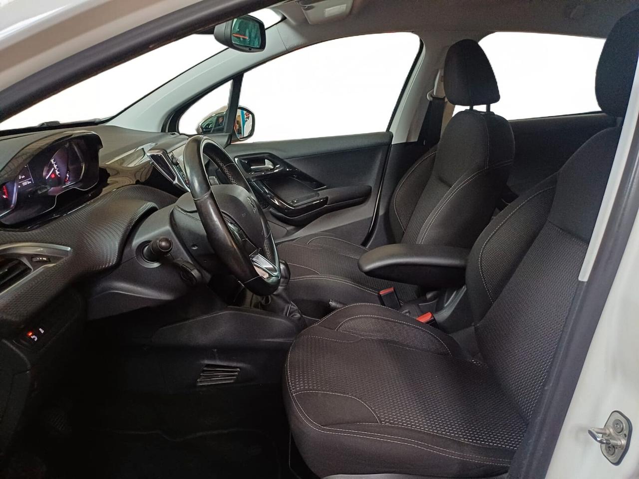 Peugeot 208 PureTech 82 5 porte Allure