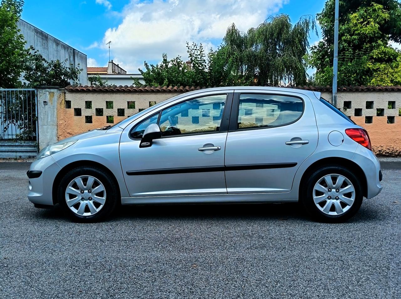 Peugeot 207 1.4 HDi 70CV 5p. X Line