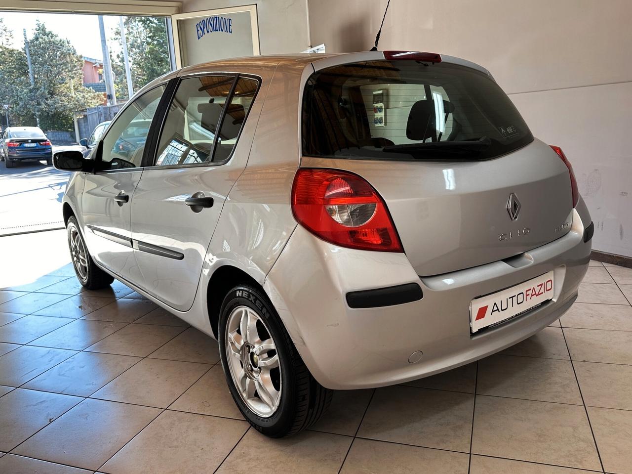 Renault Clio 1.2 16V 5 porte Confort