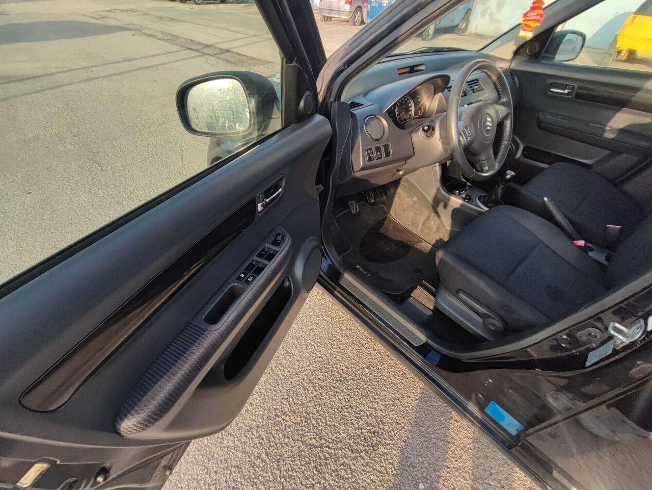 Suzuki Swift 1.3 4x4 5p.