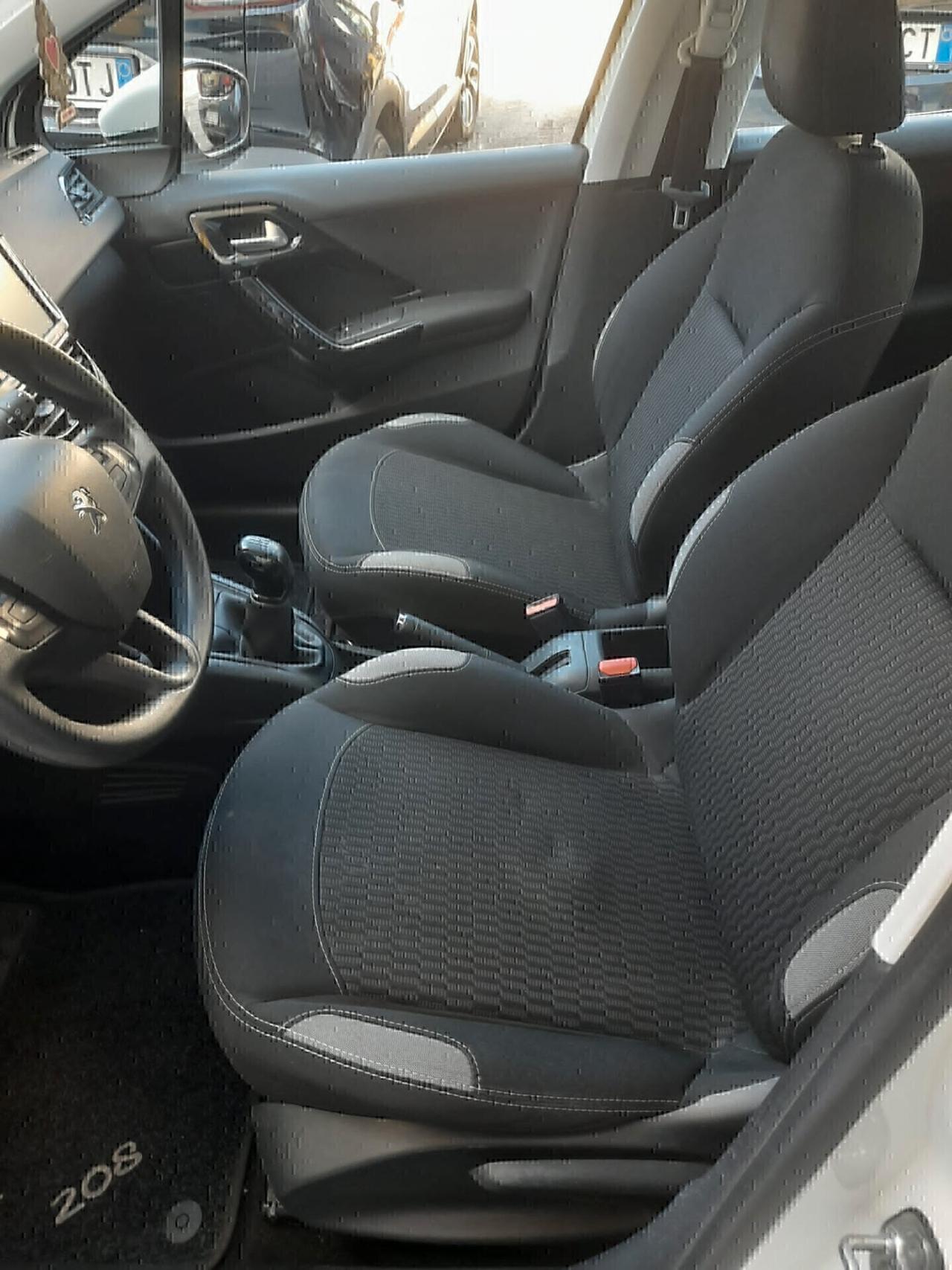 Peugeot 208 PureTech 82 5 porte Allure