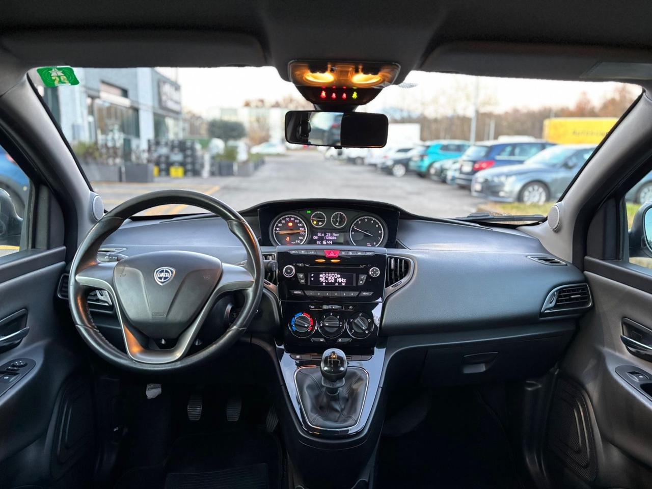 Lancia Ypsilon 1.2 69 CV 5 porte S&S Platinum