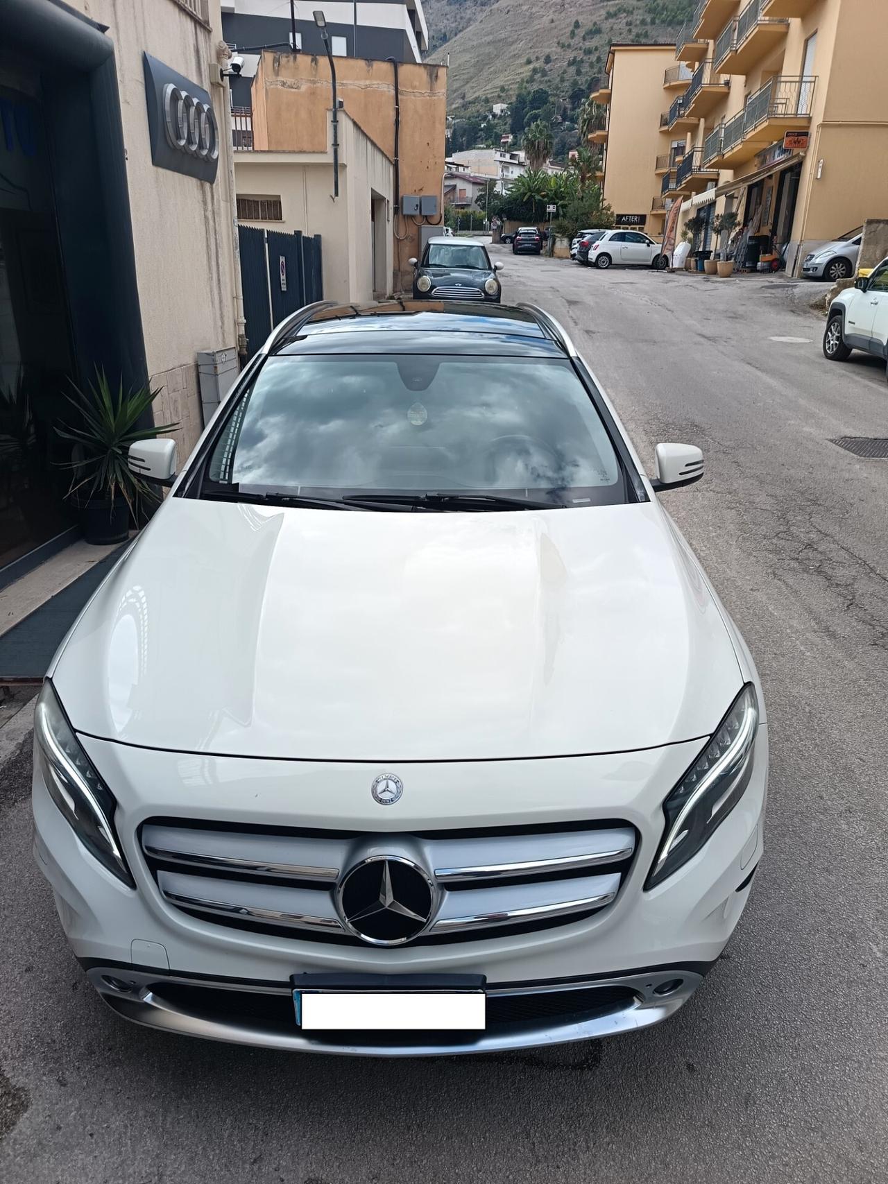Mercedes GLA 200 D. Auto. Sport-Tetto-Full Opt