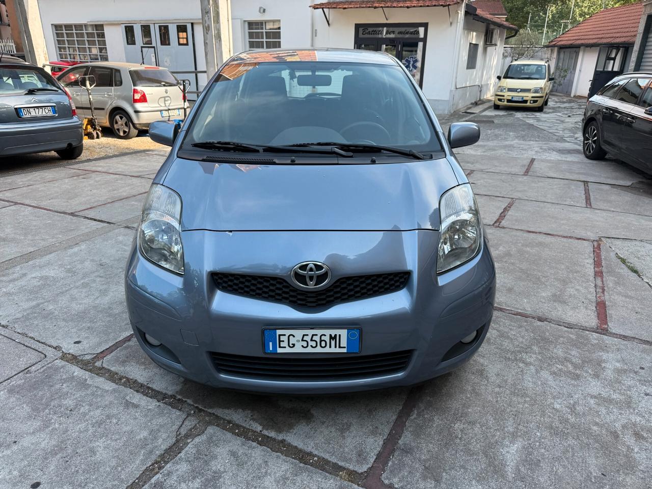 Toyota Yaris 1.0 5 porte Sol OK NEOPATENTATI