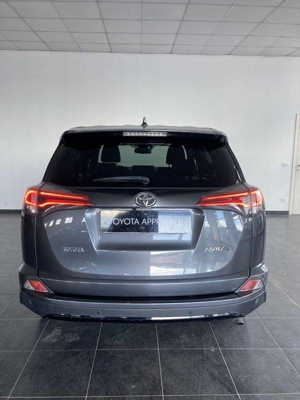 Toyota RAV4 Rav4 2.0 d-4d Lounge 2wd mt my17
