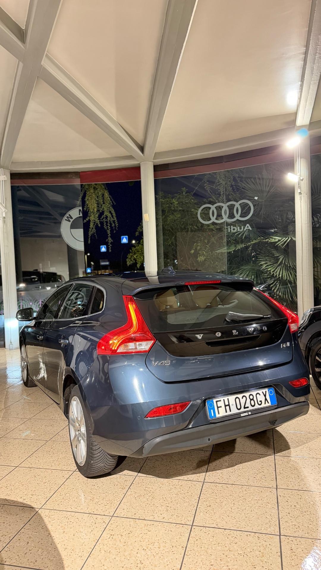 Volvo V40 D2 Geartronic R-design