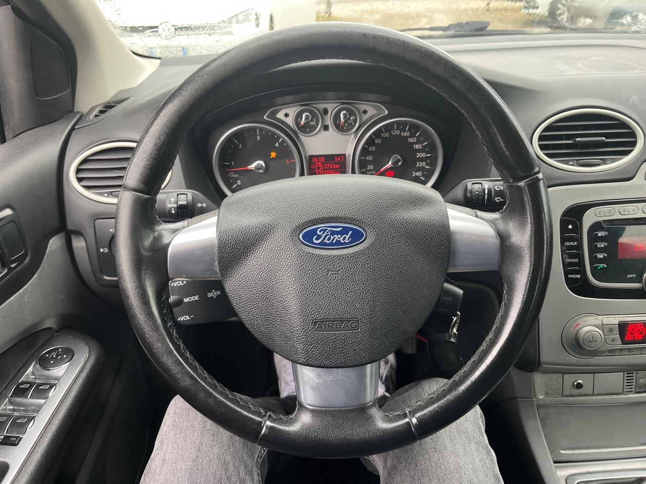 Ford Focus 1.6 TDCi (110CV) 5p. Tit. DPF 172.000 KM