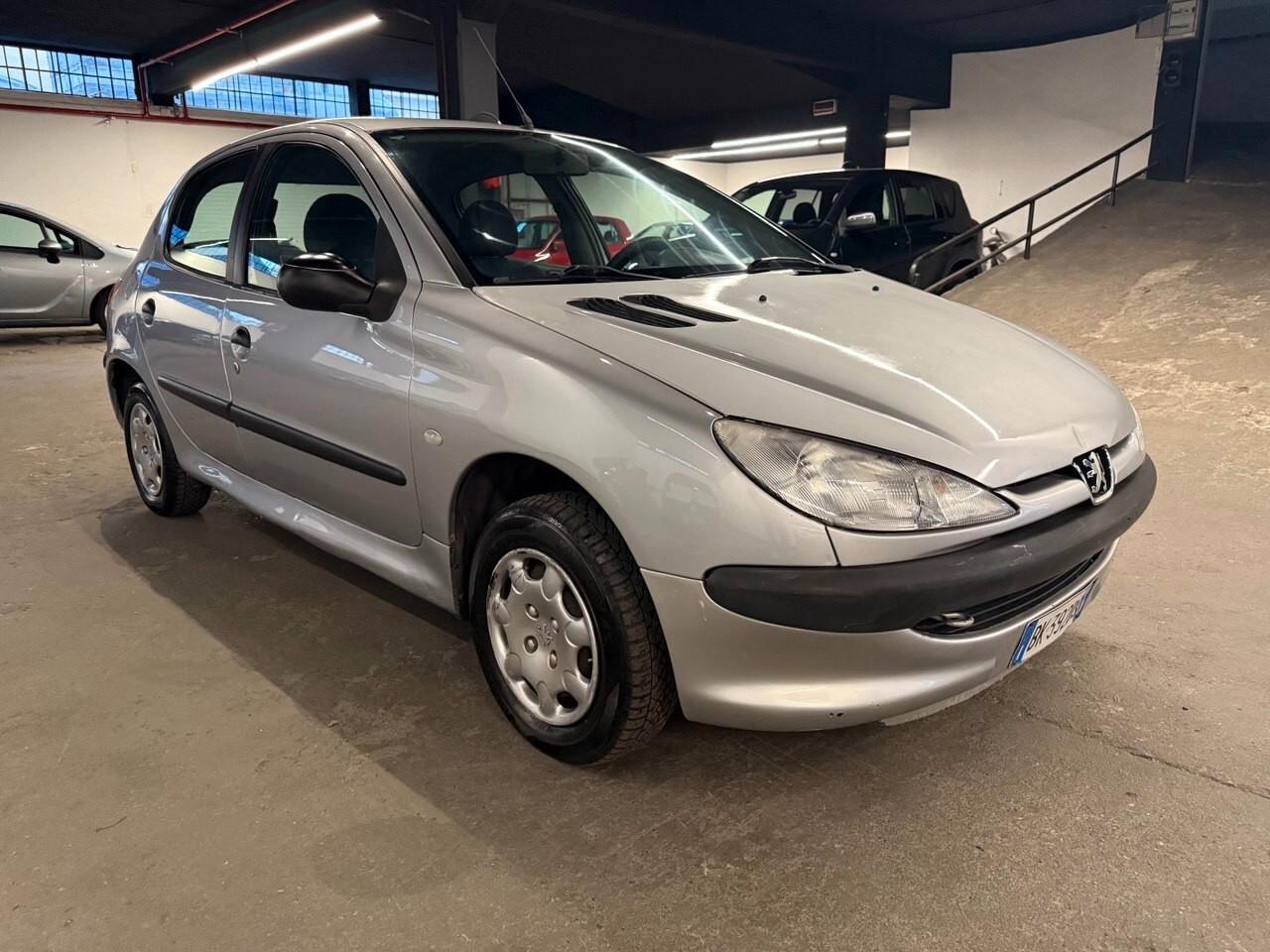Peugeot 206 1.1 3p. XT
