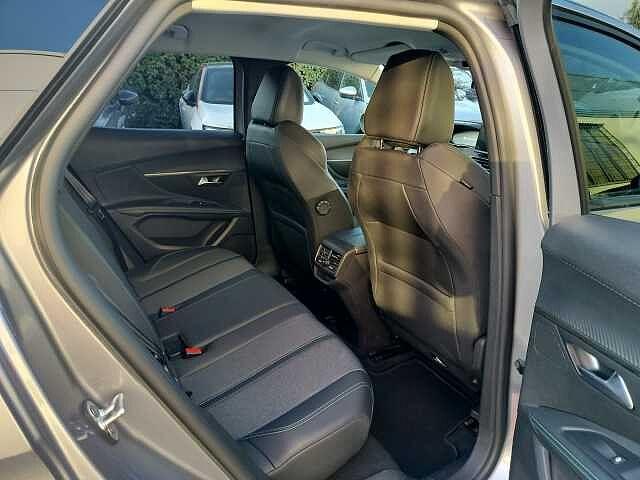 Peugeot 3008 BlueHDi 130 S&S EAT8 Allure