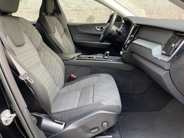 VOLVO XC60 2.0 B4 AWD AUTOMATICA CERCHI DA 19" FARI FULL LED