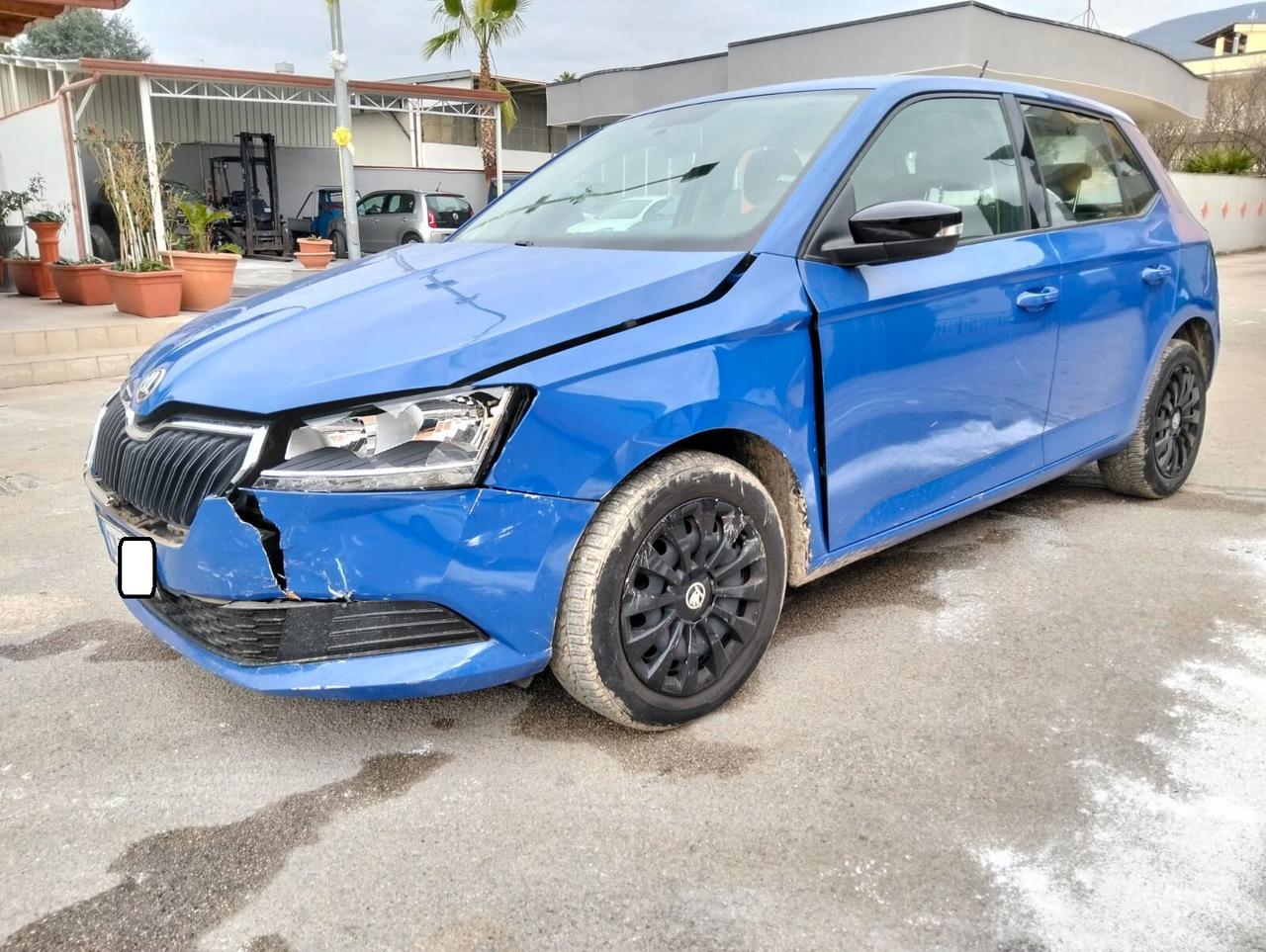 Skoda Fabia 1.0 MPI 75cv 2019 SINISTRATA