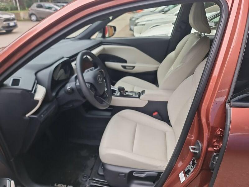 Lexus LBX 1.5 Hybrid 136 Elegant 2WD