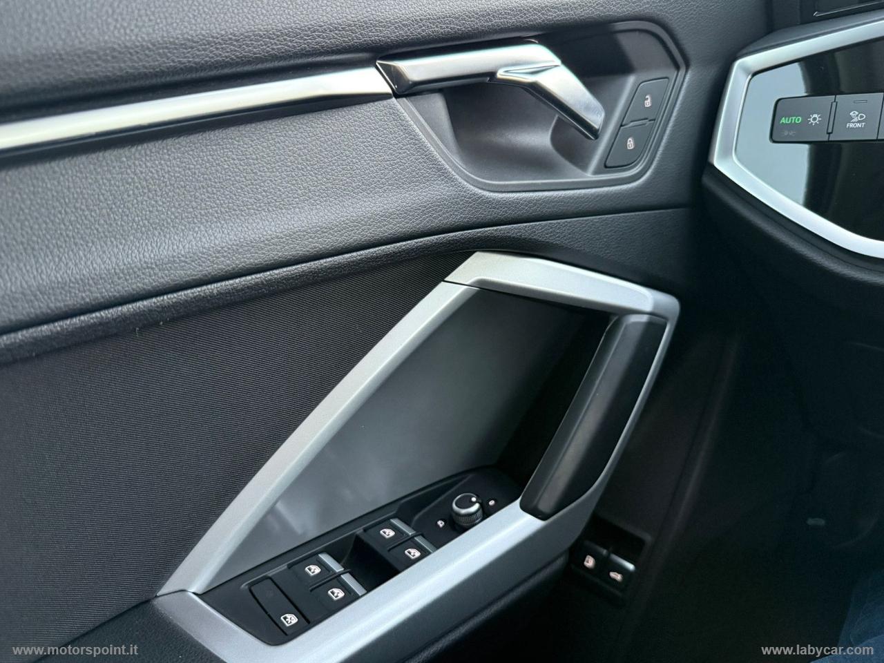 AUDI Q3 SPORTBACK 45 TFSI e S tronic Bus. Plus