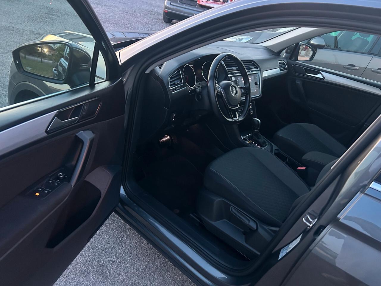 Volkswagen Tiguan 2.0 TDI SCR DSG Business Sport BlueMotion Technology