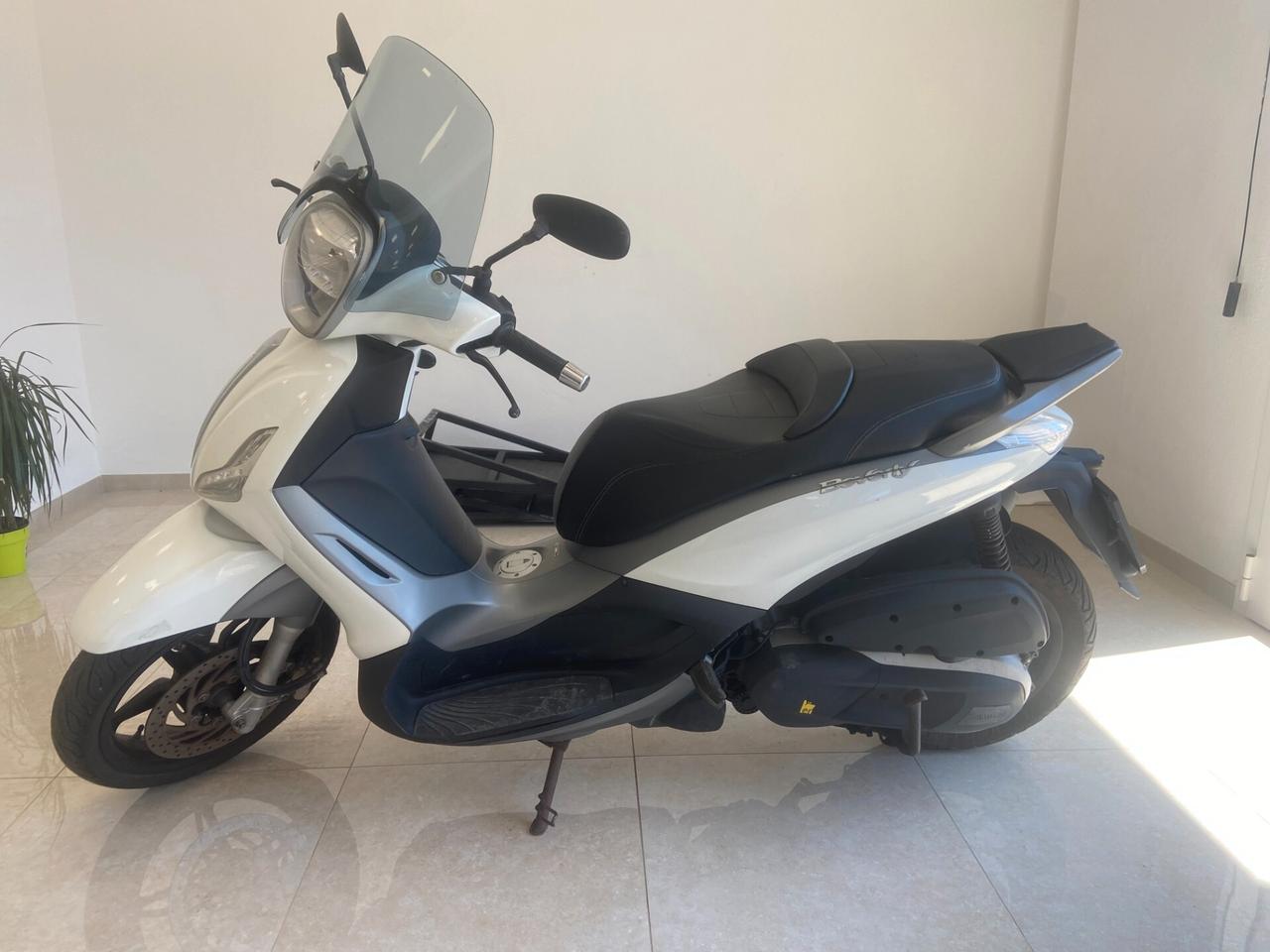 Piaggio Beverly 350