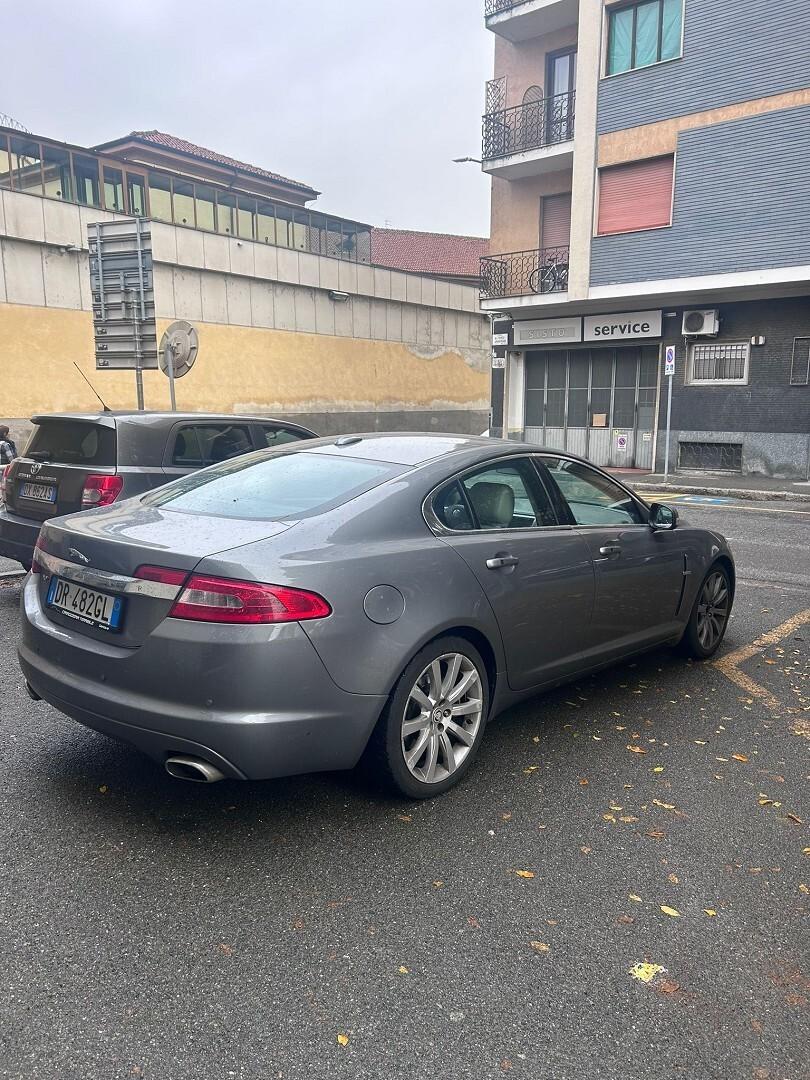 Jaguar XF Luxury impeccabile