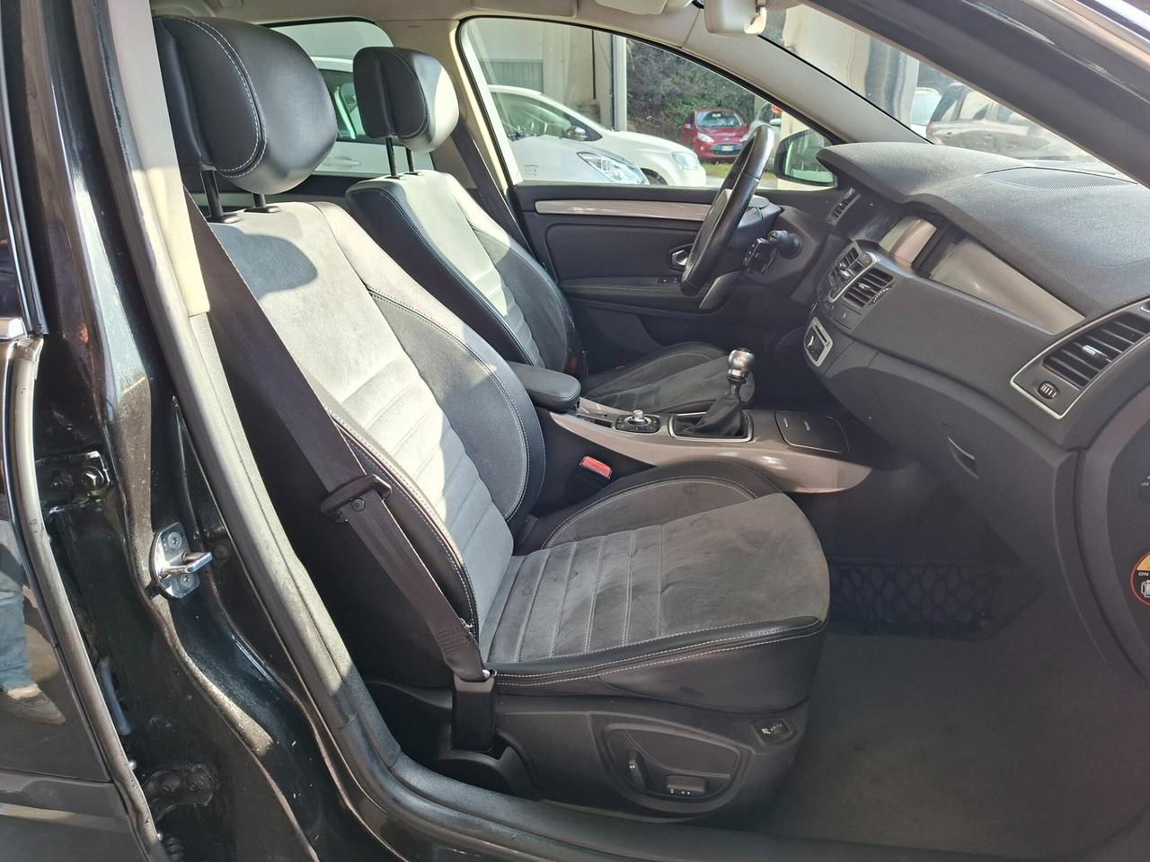 Renault Laguna 2.0 dCi 175CV SporTour 4Control ESM