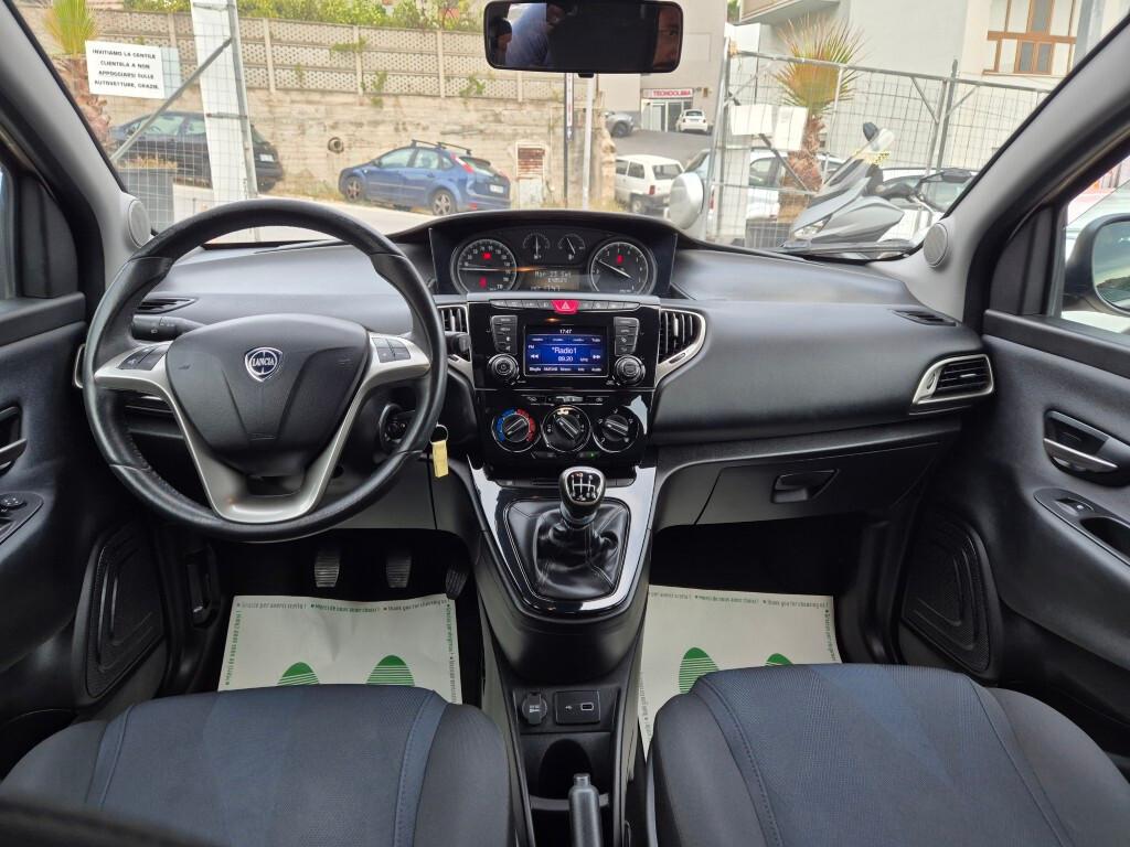 Lancia Ypsilon 1.0 FireFly 5 porte Hybrid Ecochic
