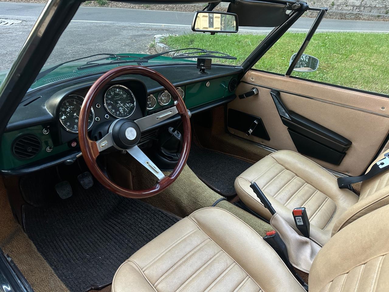 Alfa Romeo Spider 1600 Junior (Coda Tronca) Verde Pino Service Book Matching Specification