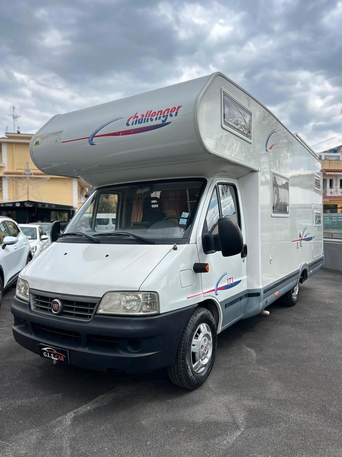 Challenger 2.8 JTD Mansardato