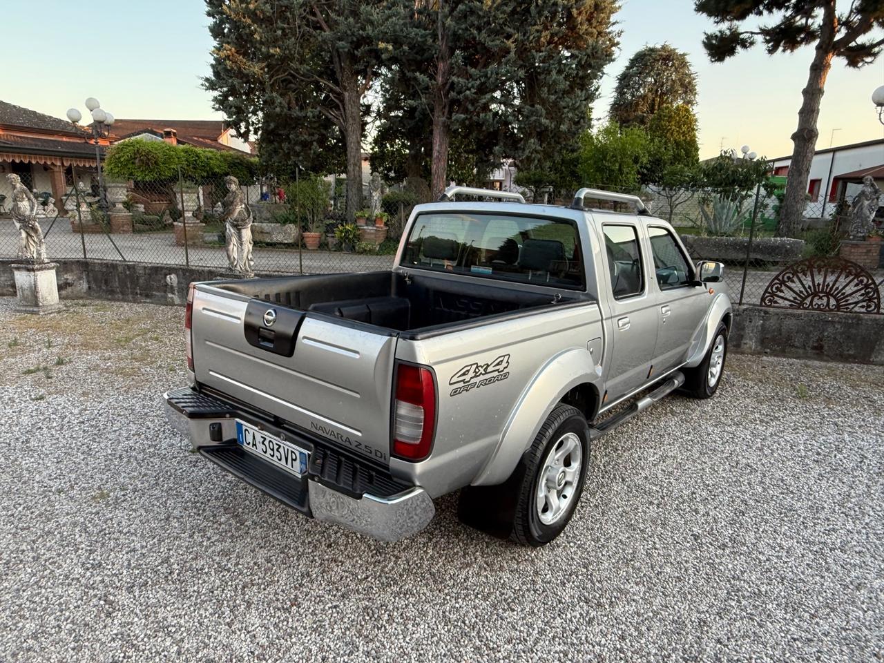 Nissan Navara Double pik up