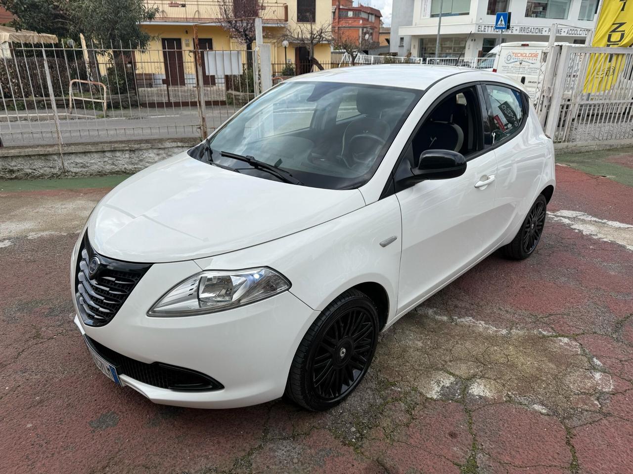 LANCIA YPSILON GPL * OK NEOPATENTATI