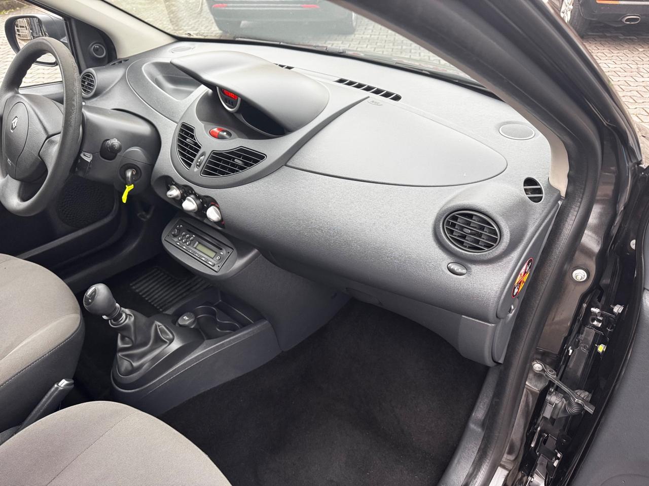 Renault Twingo 1.2 16V Neopatentati