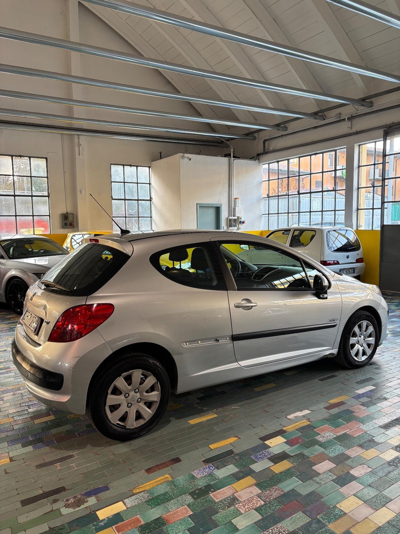 Peugeot 207 1.4 8V 75CV 3p. X Line