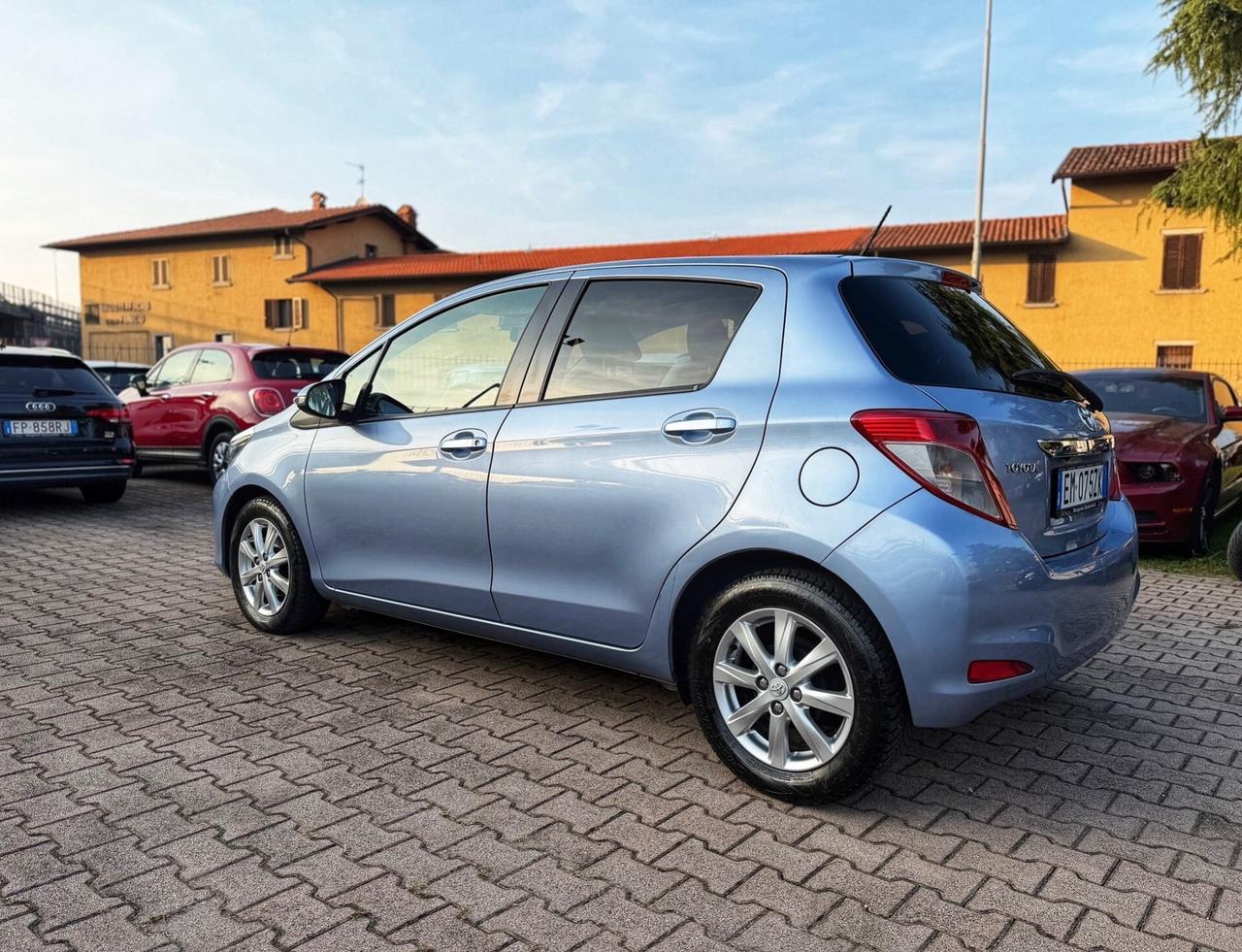 Toyota Yaris 1.3 5 porte Lounge OK NEOPATENTATI