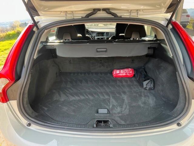 Volvo V60 I 2010 1.6 d2 (drive) Momentum