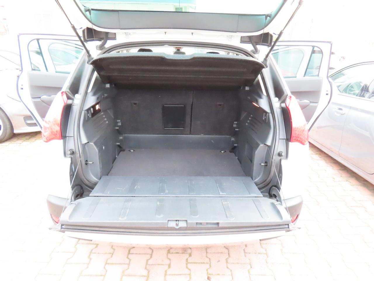 Peugeot 3008 1.6 HDi 115CV Allure FULL