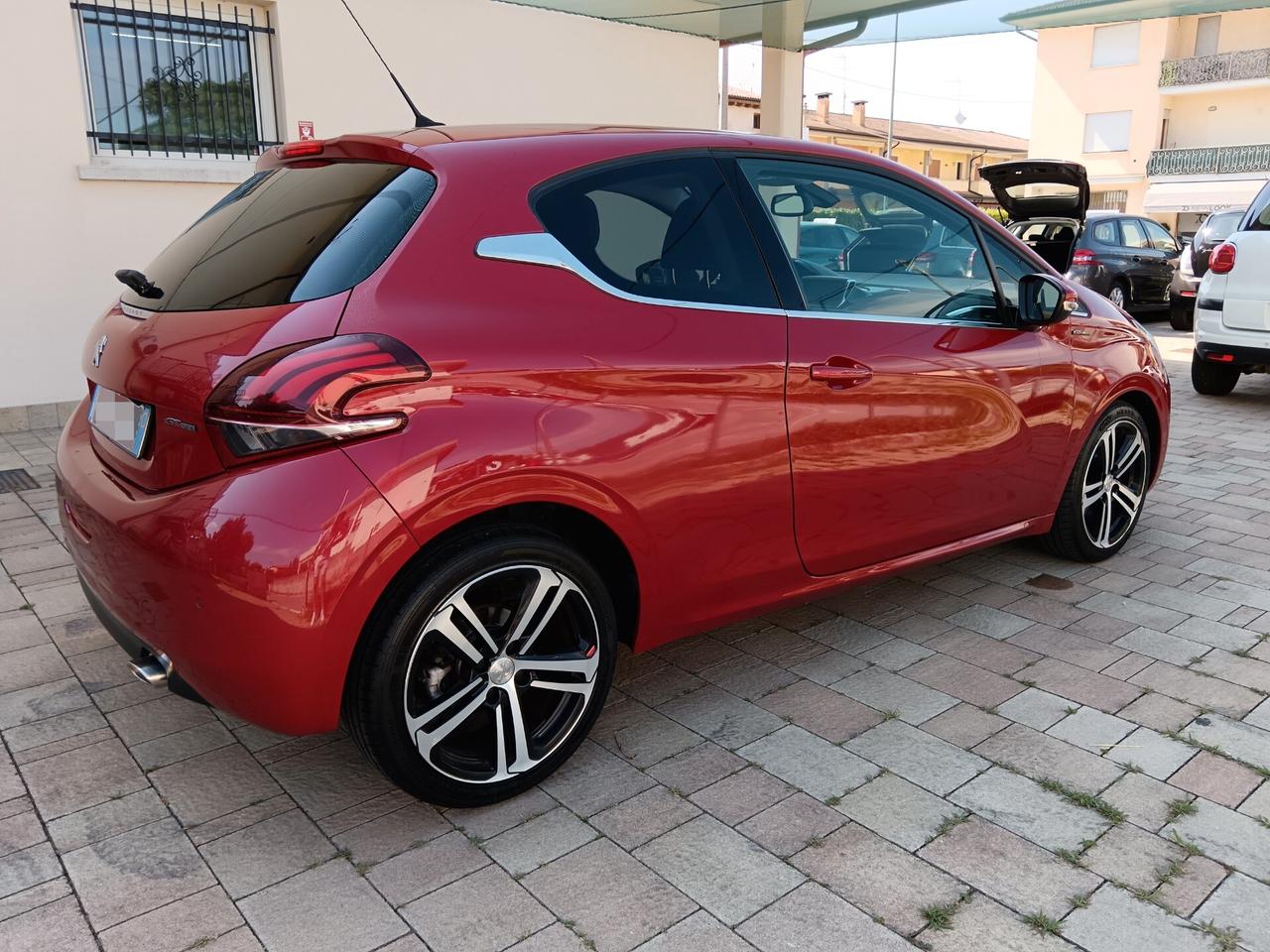Peugeot 208 BlueHDi 120 S&S 3 porte GT Line