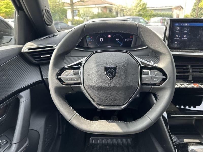 Peugeot 2008 PureTech 100 Allure NAVI + KEYLESS + CAMERA 360°