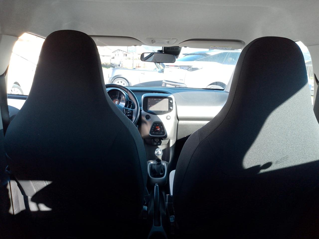 Toyota Aygo 1.0 VVT-i 69 CV 5 porte x-play