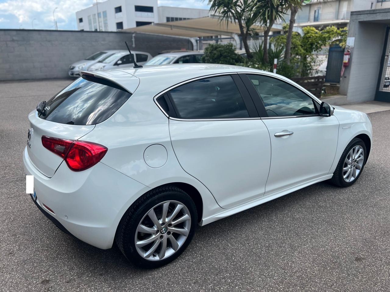 Alfa Romeo Giulietta 1.6 jtdm 105cv DISTINCTIVE E5 NAVI/TELPDC PERFF.